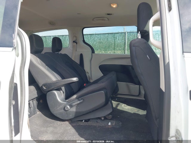 44407471 :رقم المزاد ، 2C4RC1AG2LR106265 vin ، 2020 Chrysler Voyager L مزاد بيع