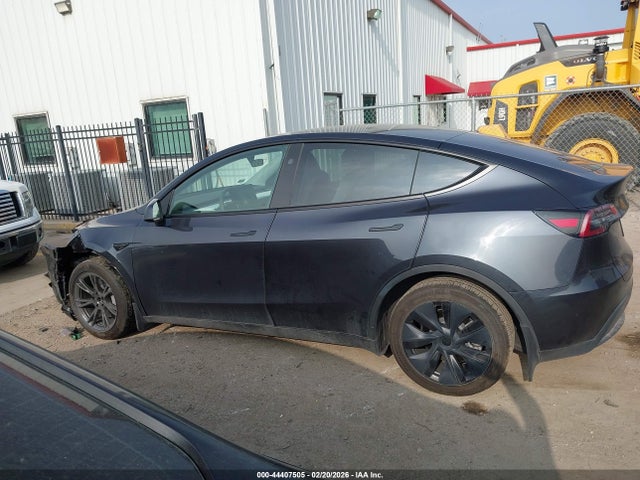 2024 Tesla Model Y Long Range Dual Motor All-wheel Drive მანქანა იყიდება აუქციონზე, vin: 7SAYGAEE5RF124565, აუქციონის ნომერი: 44407505