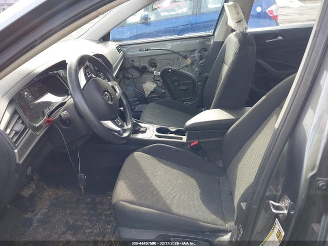 2020 VOLKSWAGEN JETTA 3VWCB7BU4LM031931 Photo 4