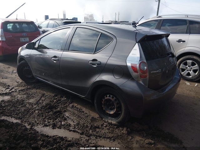 2013 TOYOTA PRIUS C JTDKDTB3XD1547587 Photo 2