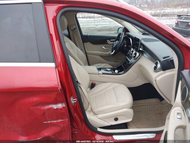 44407602 :رقم المزاد ، WDC0G4JB0KV153688 vin ، 2019 Mercedes-benz Glc 300 مزاد بيع