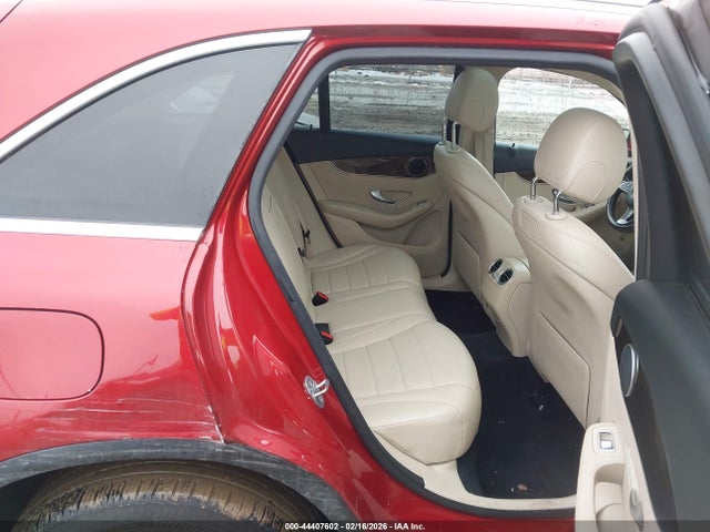 44407602 :رقم المزاد ، WDC0G4JB0KV153688 vin ، 2019 Mercedes-benz Glc 300 مزاد بيع