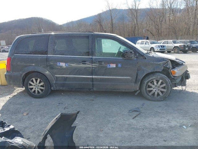 Auction sale of the 2013 Chrysler Town & Country Touring, vin: 2C4RC1BG5DR631577, lot number: 44407628
