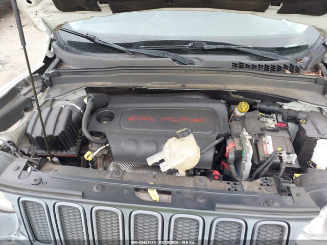 2015 Jeep Renegade Trailhawk მანქანა იყიდება აუქციონზე, vin: ZACCJBCTXFPB21911, აუქციონის ნომერი: 44407870