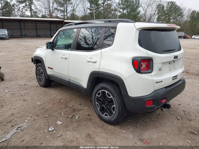 2015 Jeep Renegade Trailhawk მანქანა იყიდება აუქციონზე, vin: ZACCJBCTXFPB21911, აუქციონის ნომერი: 44407870