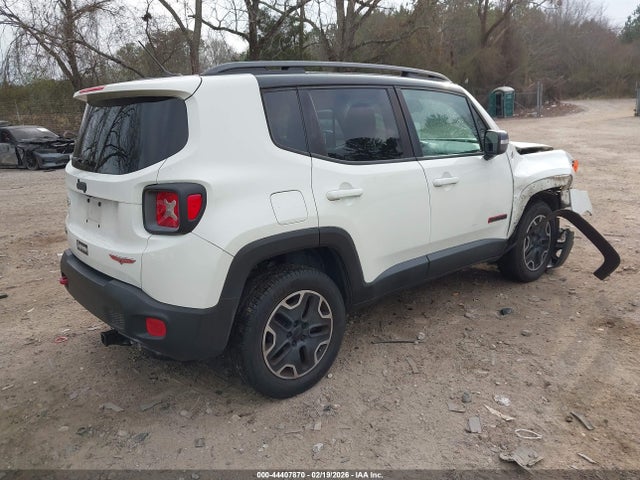 2015 Jeep Renegade Trailhawk მანქანა იყიდება აუქციონზე, vin: ZACCJBCTXFPB21911, აუქციონის ნომერი: 44407870