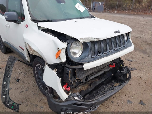 2015 Jeep Renegade Trailhawk მანქანა იყიდება აუქციონზე, vin: ZACCJBCTXFPB21911, აუქციონის ნომერი: 44407870