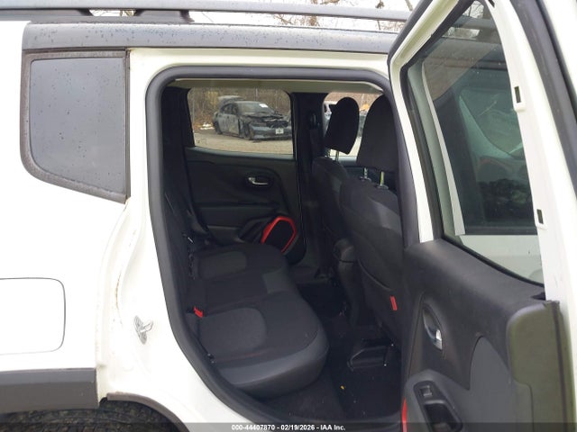 2015 Jeep Renegade Trailhawk მანქანა იყიდება აუქციონზე, vin: ZACCJBCTXFPB21911, აუქციონის ნომერი: 44407870