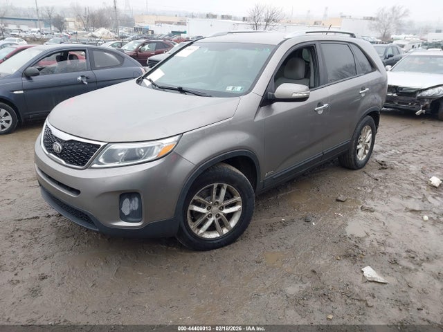 KIA Sorento Lx V6 2015 5XYKTDA79FG595176 Image 2