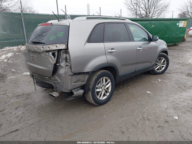 KIA Sorento Lx V6 2015 5XYKTDA79FG595176 Image 4