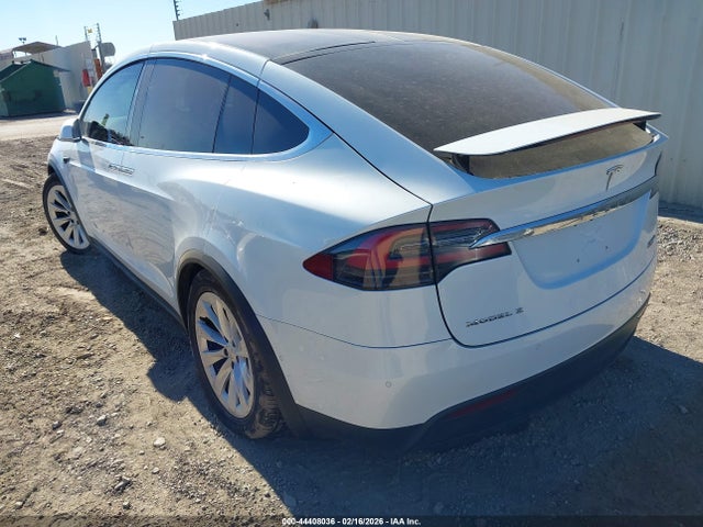 2017 TESLA MODEL X 5YJXCBE49HF051720 Photo 2