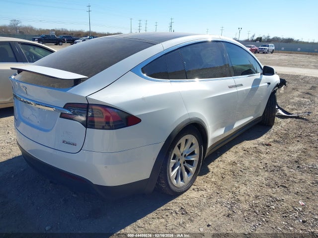 2017 TESLA MODEL X 5YJXCBE49HF051720 Photo 3
