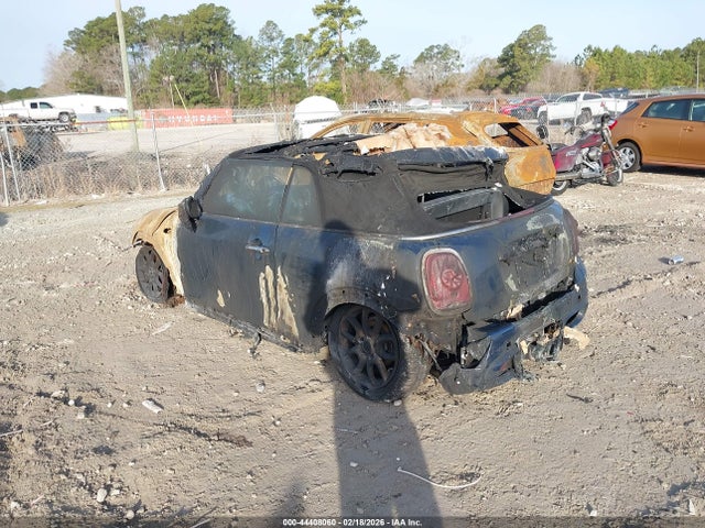 2016 MINI CONVERTIBLE WMWWG9C57G3A92105 Photo 2