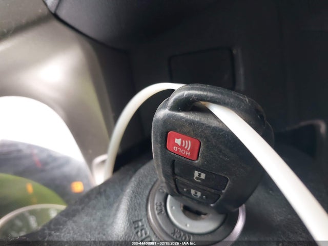 Toyota RAV4 LE 2015 JTMBFREV1FJ041630 Image 11