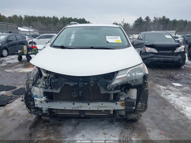 Toyota RAV4 LE 2015 JTMBFREV1FJ041630 Image 13