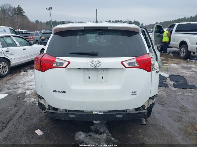 Toyota RAV4 LE 2015 JTMBFREV1FJ041630 Image 17