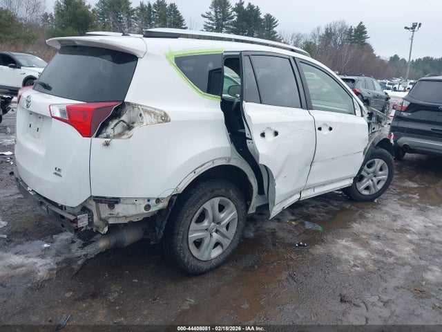 Toyota RAV4 LE 2015 JTMBFREV1FJ041630 Image 4