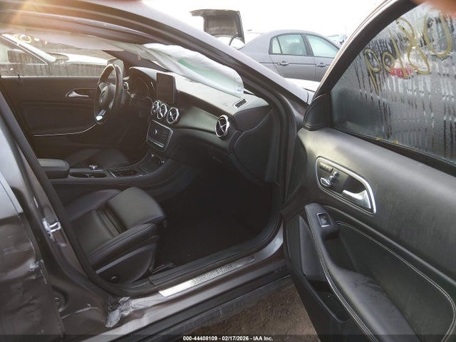Продажа на аукционе авто 2018 Mercedes-benz Gla 250 4matic, vin: WDCTG4GB0JJ437493, номер лота: 44408109