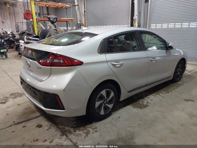 KMHC75LC2HU056422 Hyundai Ioniq Hybrid Sel