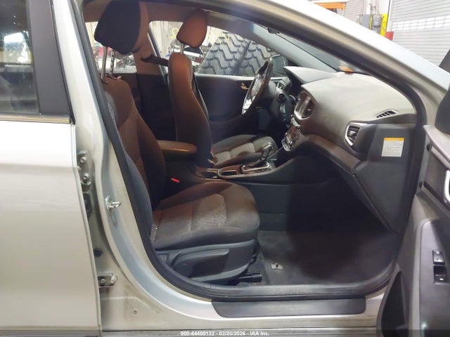 KMHC75LC2HU056422 Hyundai Ioniq Hybrid Sel
