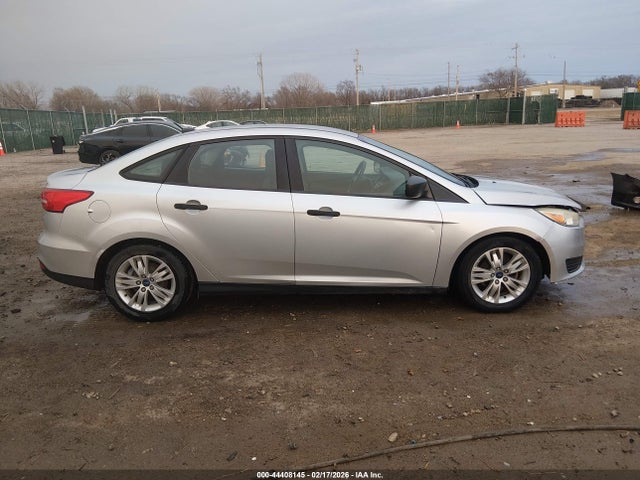 Ford FOCUS S 2015 1FADP3E2XFL269192 Image 13