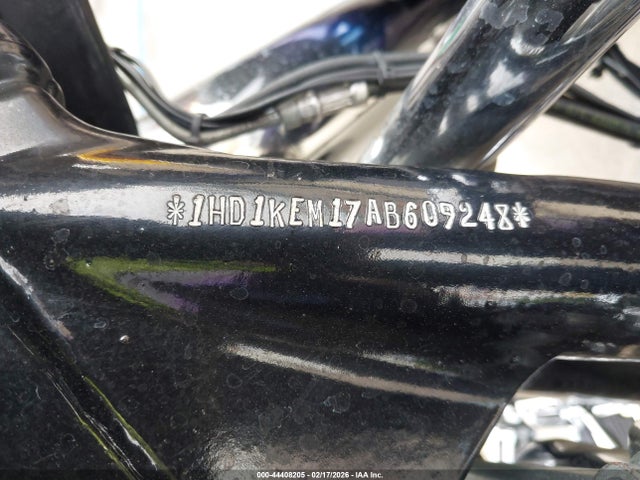 2010 HARLEY-DAVIDSON FLHTK 1HD1KEM17AB609248 Photo 9