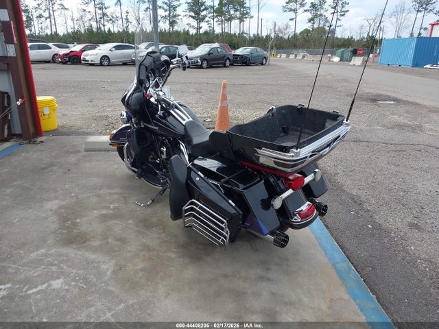 2010 HARLEY-DAVIDSON FLHTK 1HD1KEM17AB609248 Photo 2