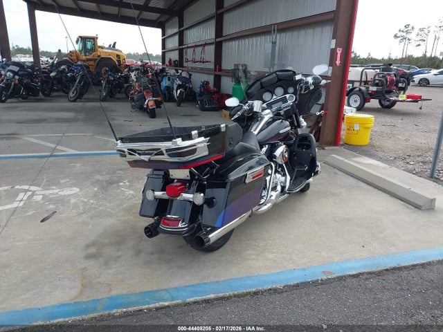 2010 HARLEY-DAVIDSON FLHTK 1HD1KEM17AB609248 Photo 3