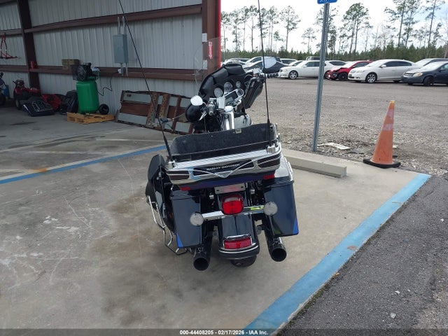 2010 HARLEY-DAVIDSON FLHTK 1HD1KEM17AB609248 Photo 5