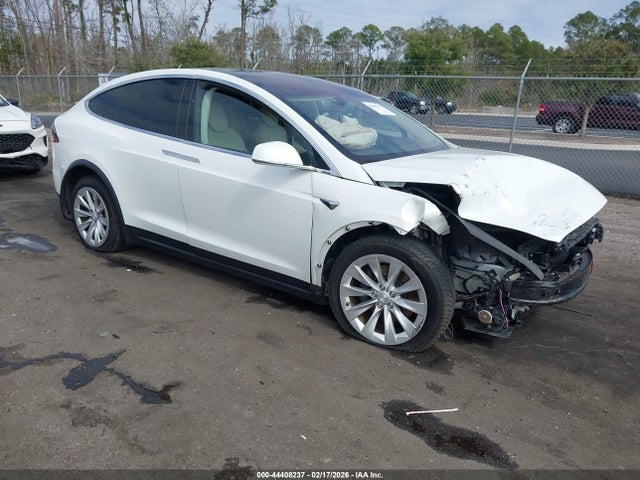 2017 TESLA MODEL X 5YJXCDE26HF065732 Photo 0