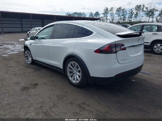 2017 TESLA MODEL X 5YJXCDE26HF065732 Photo 2