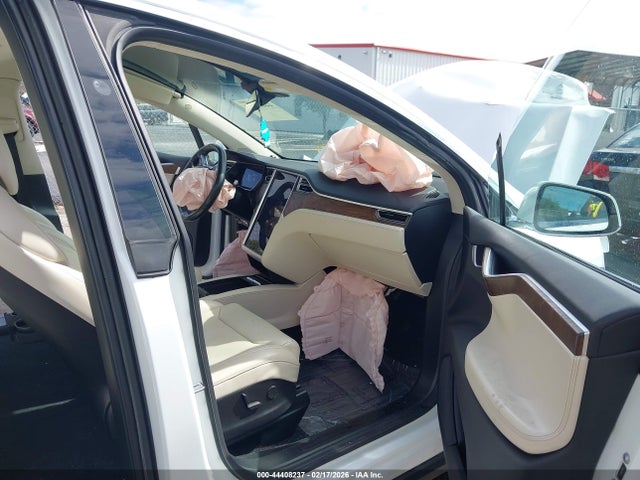 2017 TESLA MODEL X 5YJXCDE26HF065732 Photo 4