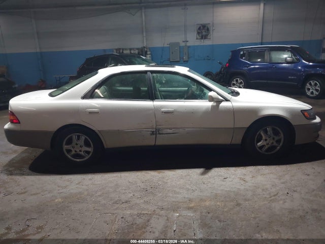 44408255 :رقم المزاد ، JT8BF28GXX5066359 vin ، 1999 Lexus Es 300 مزاد بيع