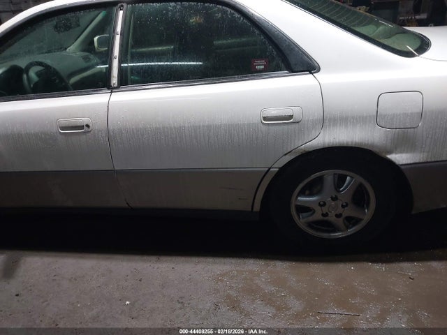 44408255 :رقم المزاد ، JT8BF28GXX5066359 vin ، 1999 Lexus Es 300 مزاد بيع