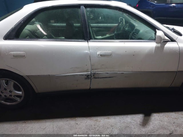 44408255 :رقم المزاد ، JT8BF28GXX5066359 vin ، 1999 Lexus Es 300 مزاد بيع