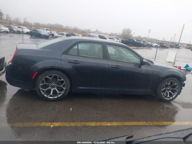 2016 Chrysler 300 300s მანქანა იყიდება აუქციონზე, vin: 2C3CCABG3GH135391, აუქციონის ნომერი: 44408304