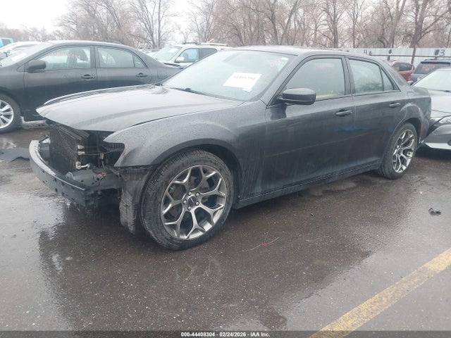 2016 CHRYSLER 300 2C3CCABG3GH135391 Photo 1