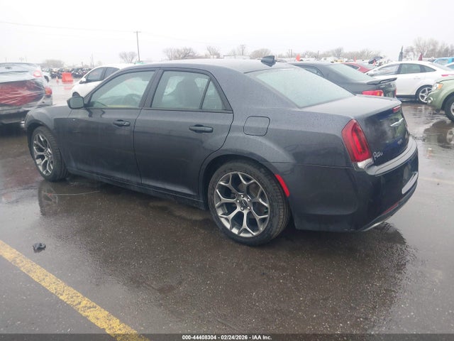 2016 CHRYSLER 300 2C3CCABG3GH135391 Photo 2