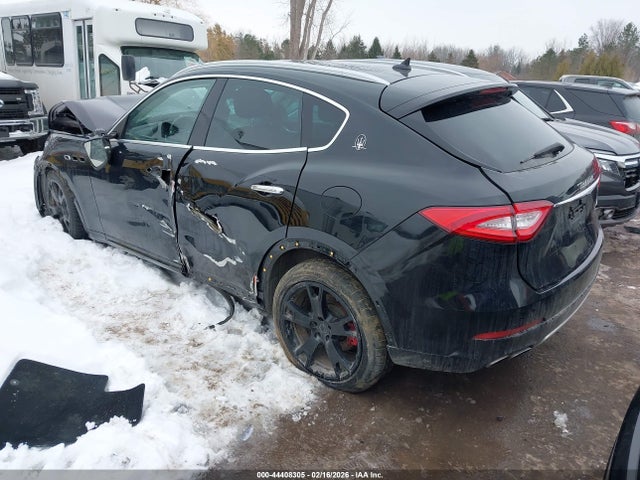 2017 MASERATI LEVANTE ZN661YUL5HX234341 Photo 2