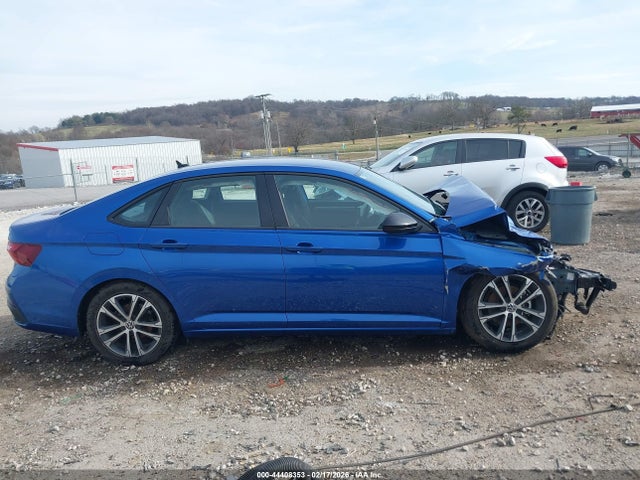 2022 Volkswagen Jetta 1.5t Sport მანქანა იყიდება აუქციონზე, vin: 3VWBM7BU5NM019215, აუქციონის ნომერი: 44408353
