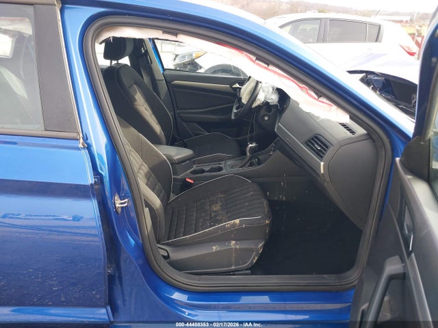 2022 VOLKSWAGEN JETTA 3VWBM7BU5NM019215 Photo 4