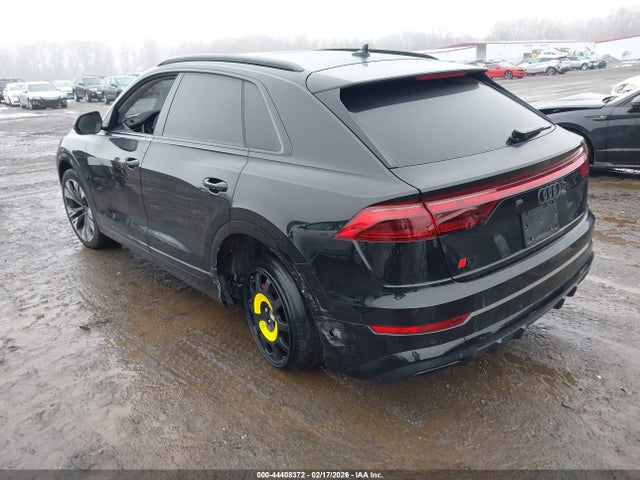 2024 AUDI Q8 WA1EVBF18RD019687 Photo 2