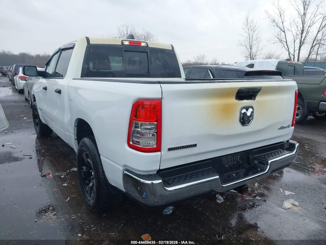 2024 RAM 1500 1C6RRFFG2RN111094 Photo 2