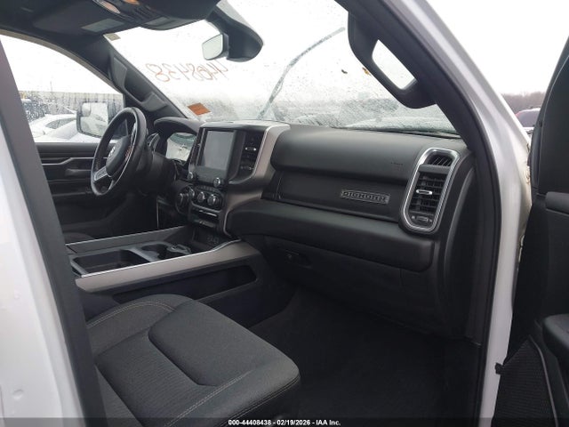 2024 RAM 1500 1C6RRFFG2RN111094 Photo 4