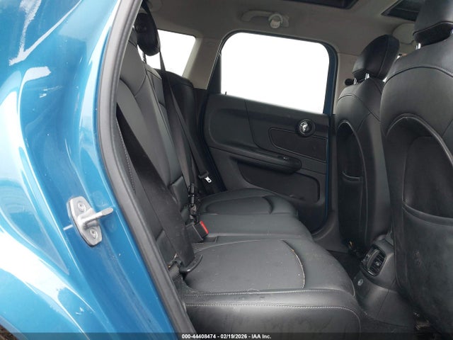 Mini Countryman Cooper 2017 WMZYV5C35H3E02679 Image 8