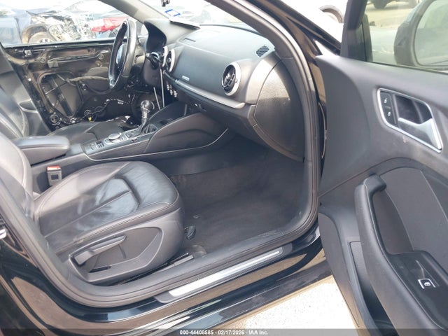 2017 AUDI A3 WAUB8GFF9H1028744 Photo 4