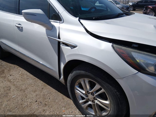 Buick Enclave Essence 2018 5GAERBKW3JJ121966 Image 17