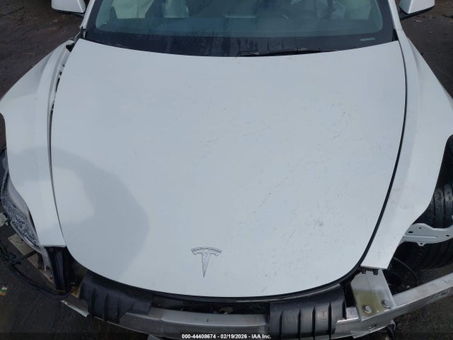 44408674 :رقم المزاد ، 5YJ3E1EB1NF308981 vin ، 2022 Tesla Model 3 Long Range Dual Motor All-wheel Drive مزاد بيع