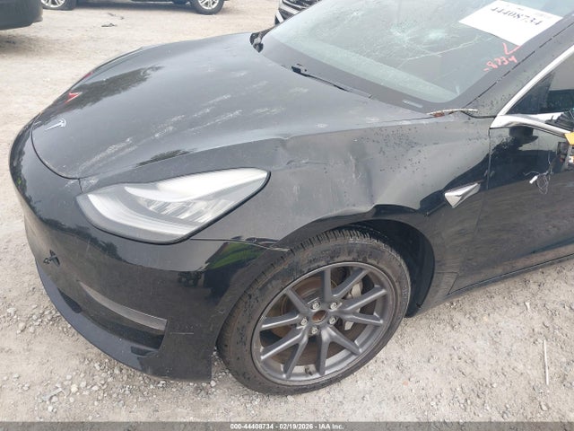 Продажа на аукционе авто 2018 Tesla Model 3, vin: 5YJ3E1EA3JF016167, номер лота: 44408734