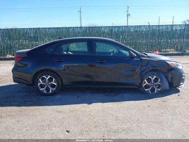 3KPF24AD4ME363086 KIA Forte Lxs